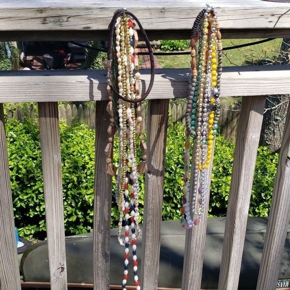 Jewelry Lot Necklaces and Bracelets - Picture 2 of 6